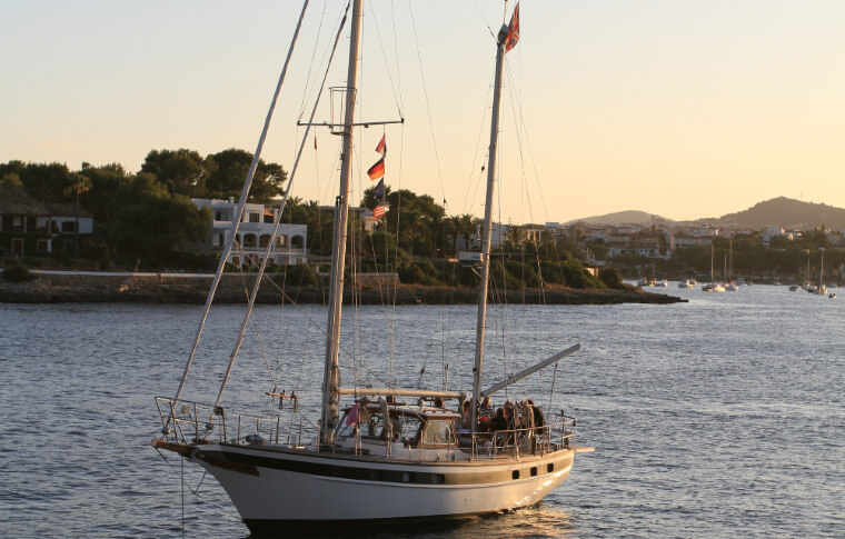 vita bel sailing tours